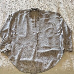 Vince  100% Silk Gray Blue V-Neck Womens Blouse Gently Loved S